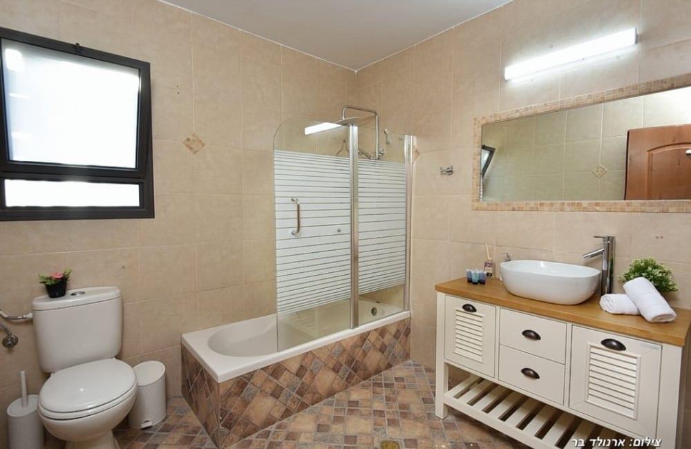 אחוזת אמור צפון  11  נופש - וי פור ויקיישן - V for Vacation