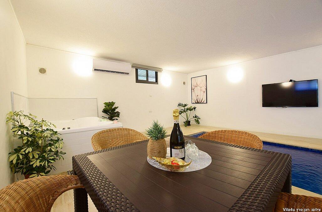 לקשורי סוויט - Luxury suite צפון  5  נופש - וי פור ויקיישן - V for Vacation