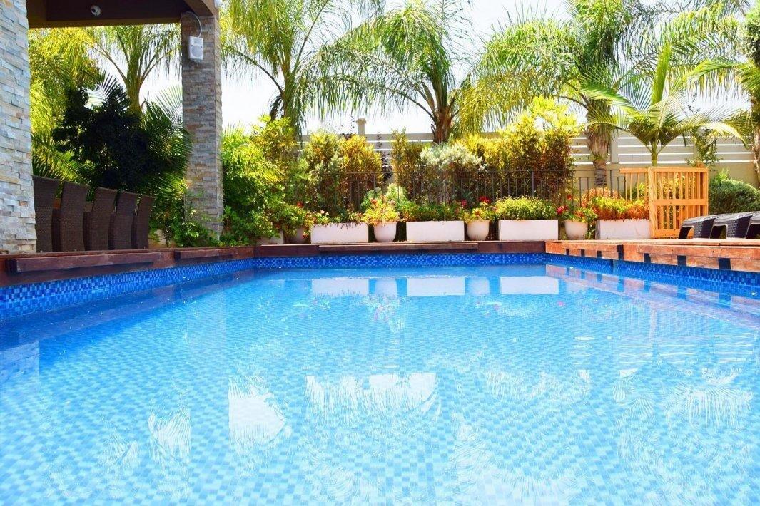 אחוזת הכוכבים מרכז  10  נופש - וי פור ויקיישן - V for Vacation