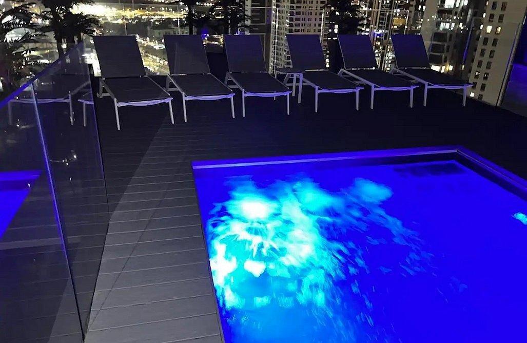 רויאל פנטהאוז מרכז  26  נופש - וי פור ויקיישן - V for Vacation