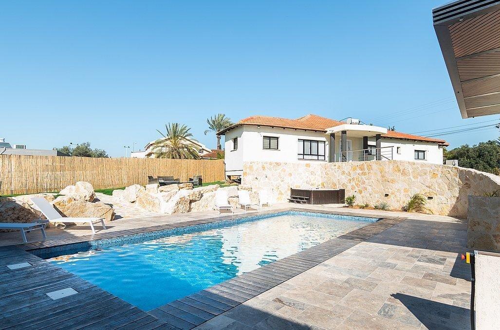 וילה שקיעות אדומות דרום  25  נופש - וי פור ויקיישן - V for Vacation