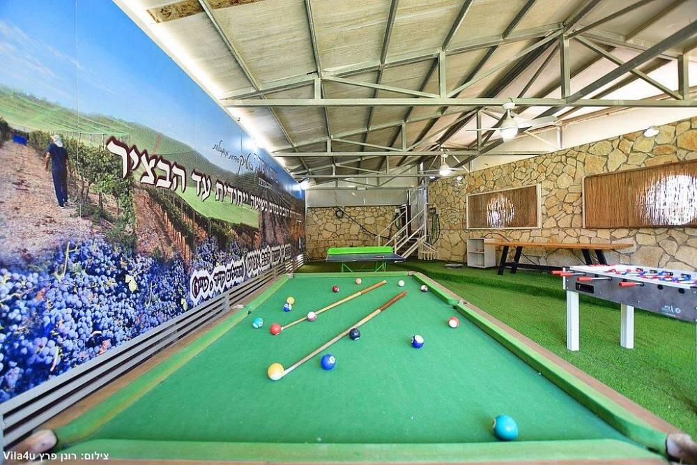 וילה מול הצדיק פקיעין צפון  5  נופש - וי פור ויקיישן - V for Vacation