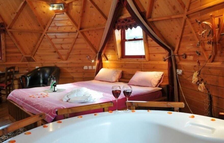 כיפת השמיים צפון  11  נופש - וי פור ויקיישן - V for Vacation