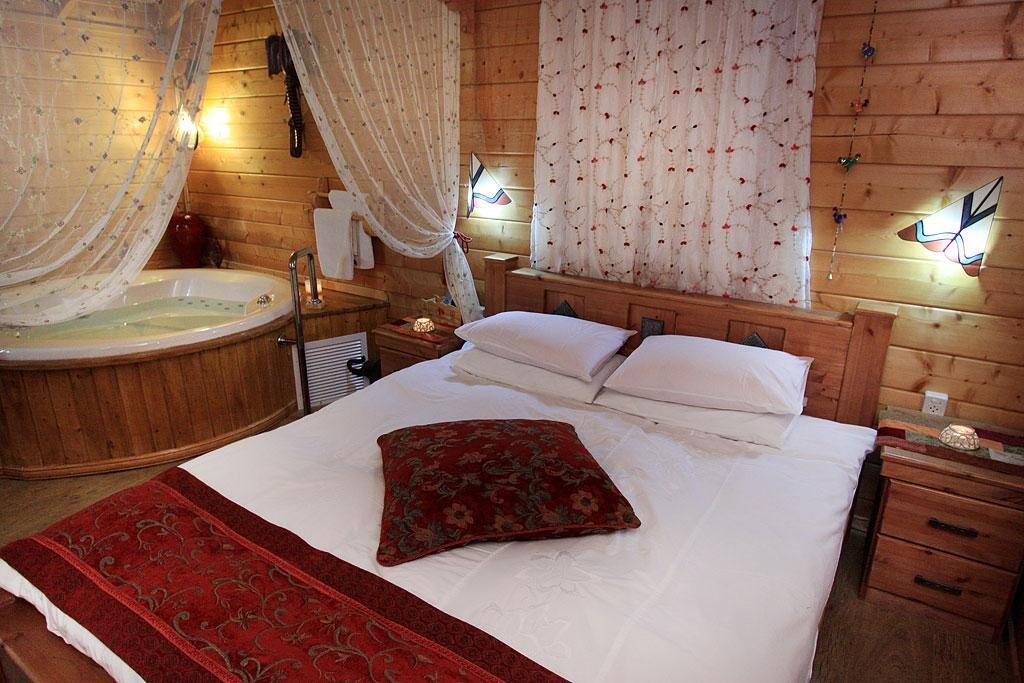 בקתות משי צפון  8  נופש - וי פור ויקיישן - V for Vacation