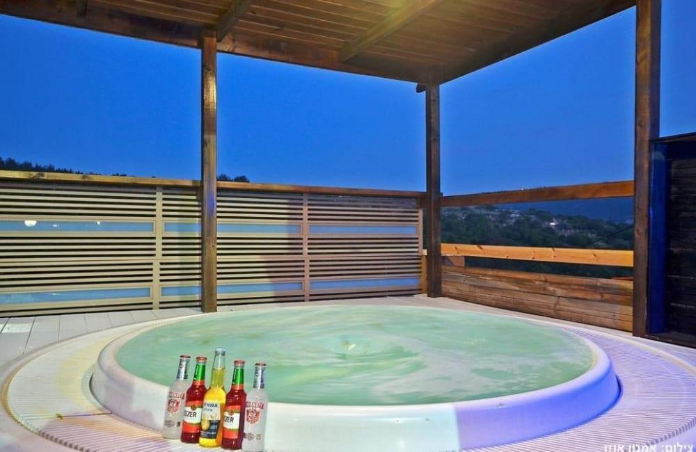 הולידיי פול צפון  13  נופש - וי פור ויקיישן - V for Vacation