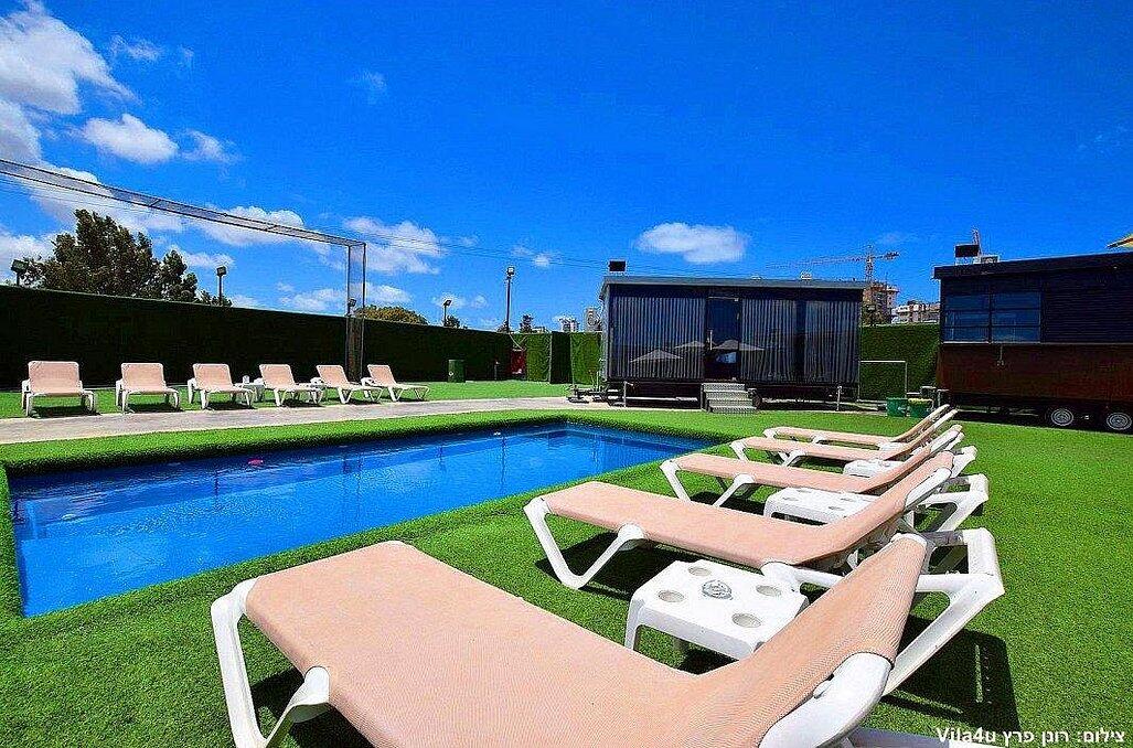 בית האצילים איוונטס מרכז  18  נופש - וי פור ויקיישן - V for Vacation