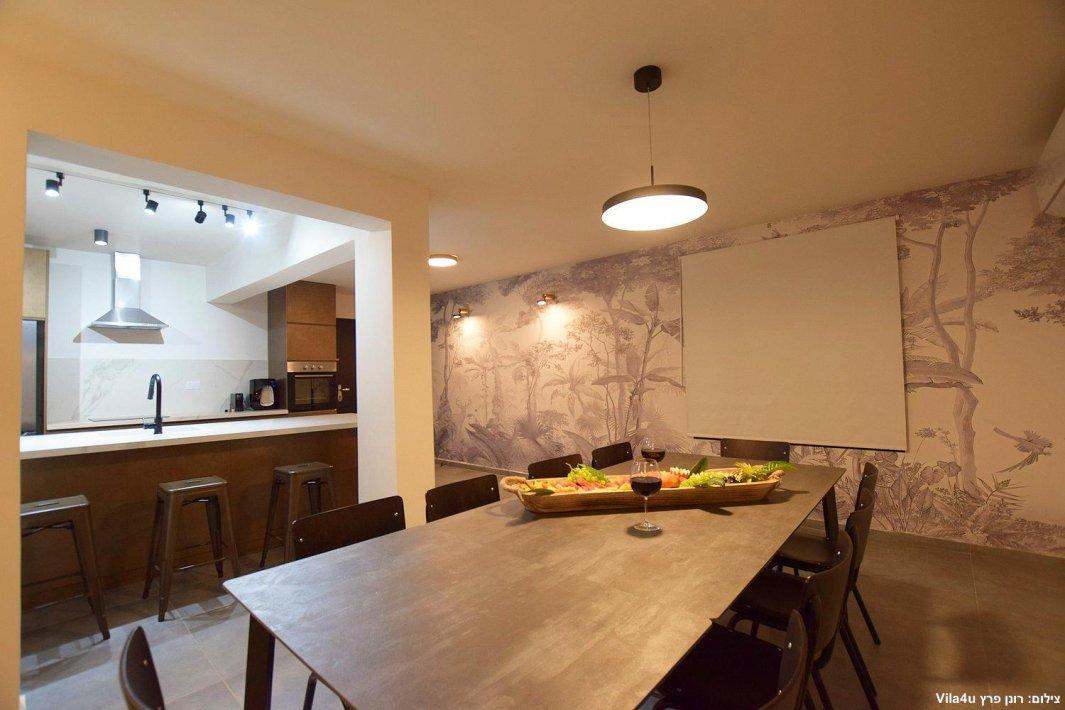 משק 19 צפון  10  נופש - וי פור ויקיישן - V for Vacation