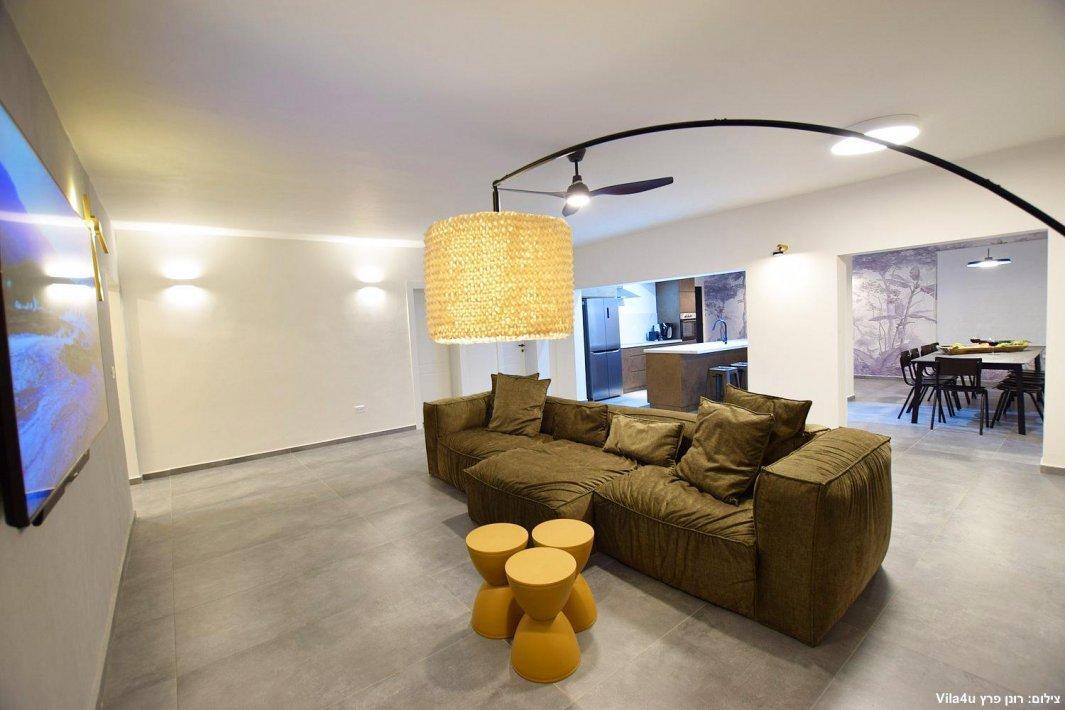 משק 19 צפון  18  נופש - וי פור ויקיישן - V for Vacation