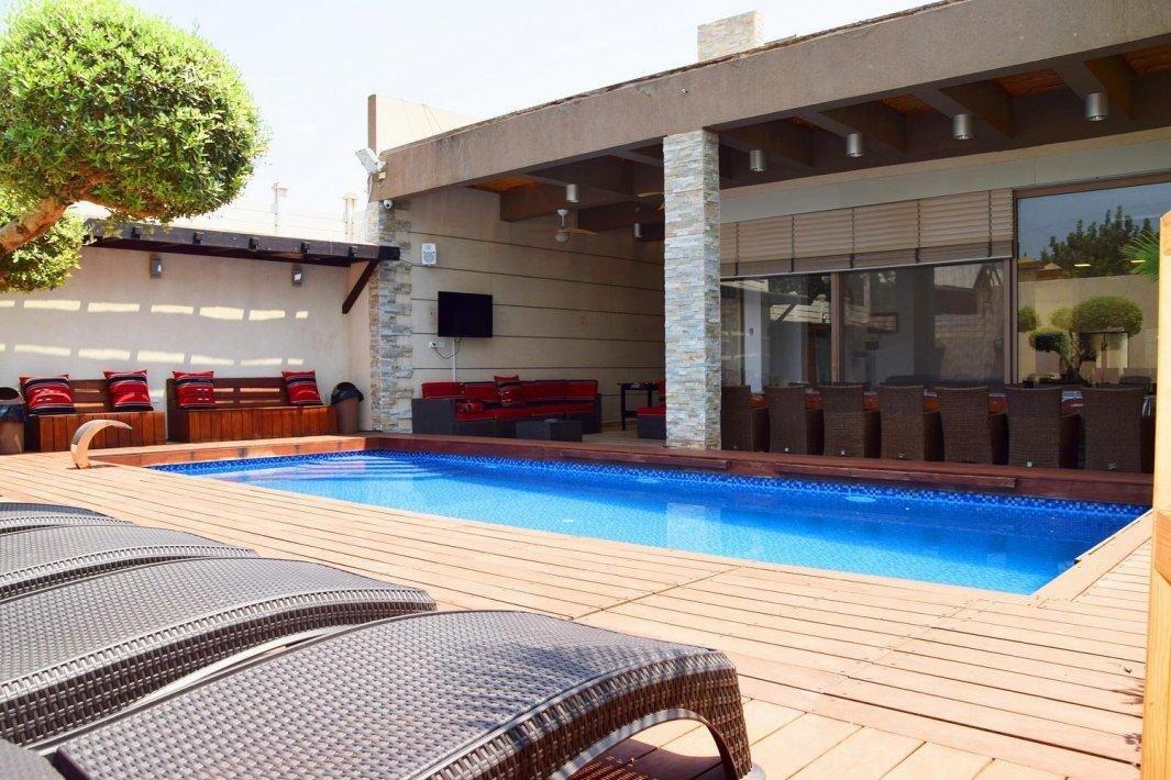 אחוזת הכוכבים מרכז  9  נופש - וי פור ויקיישן - V for Vacation