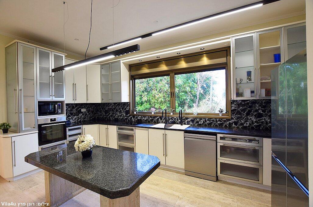 אחוזת הים נתניה מרכז  7  נופש - וי פור ויקיישן - V for Vacation