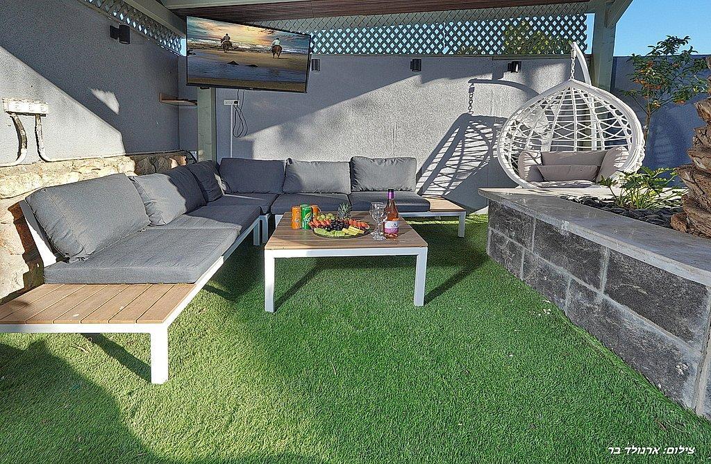 בצל השקד צפון  11  נופש - וי פור ויקיישן - V for Vacation