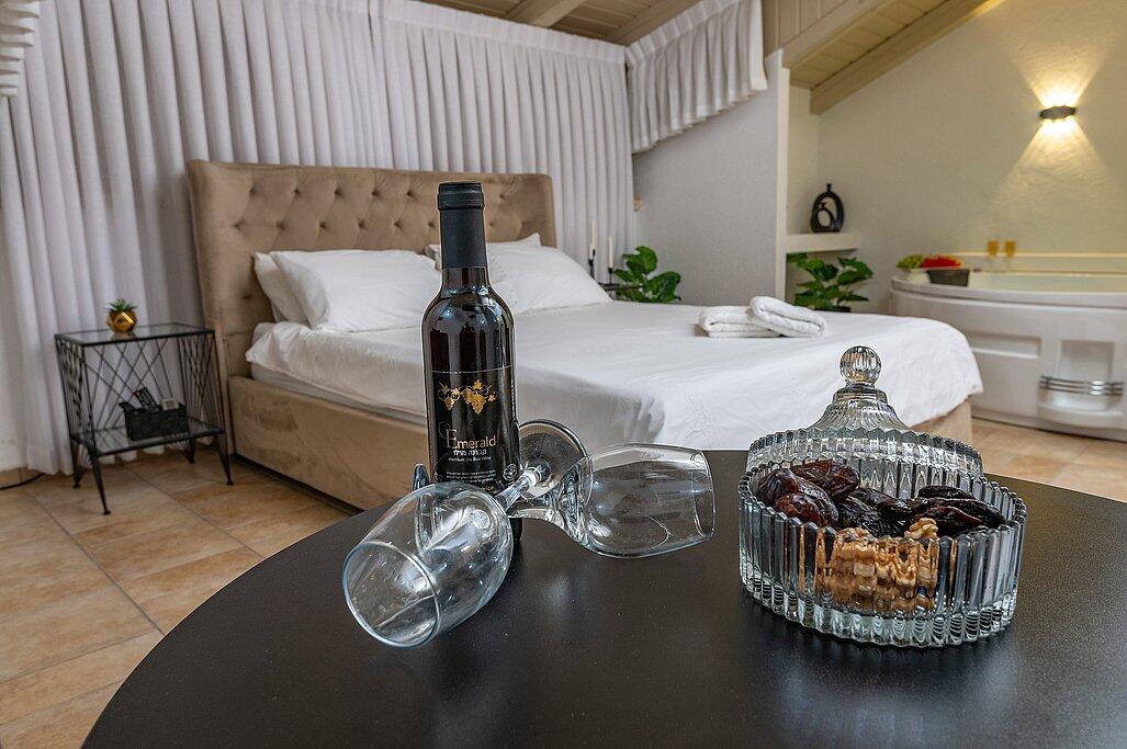 סוויטות הבוסתן הגלילי צפון  24  נופש - וי פור ויקיישן - V for Vacation