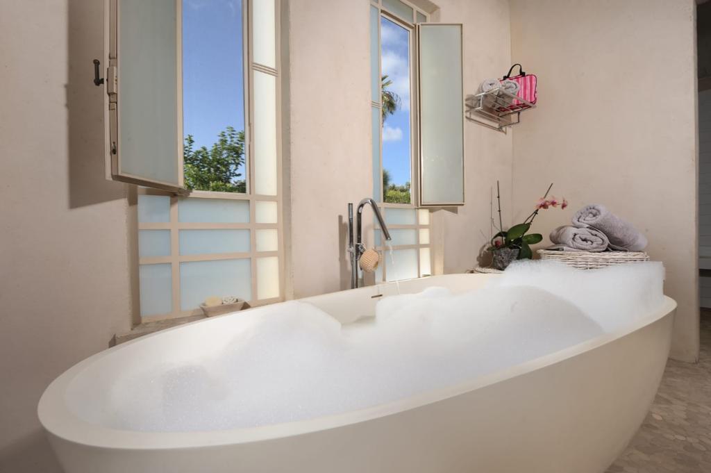 סאנסט וילה - The Sunset Villa מרכז  13  נופש - וי פור ויקיישן - V for Vacation