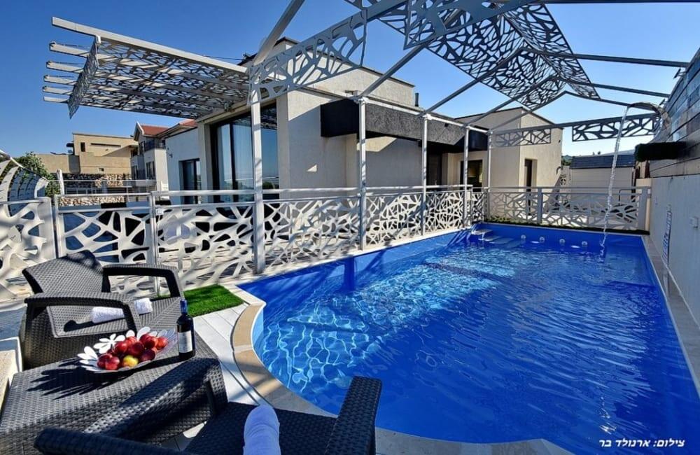 וילה סלו מול הכנרת צפון  3  נופש - וי פור ויקיישן - V for Vacation