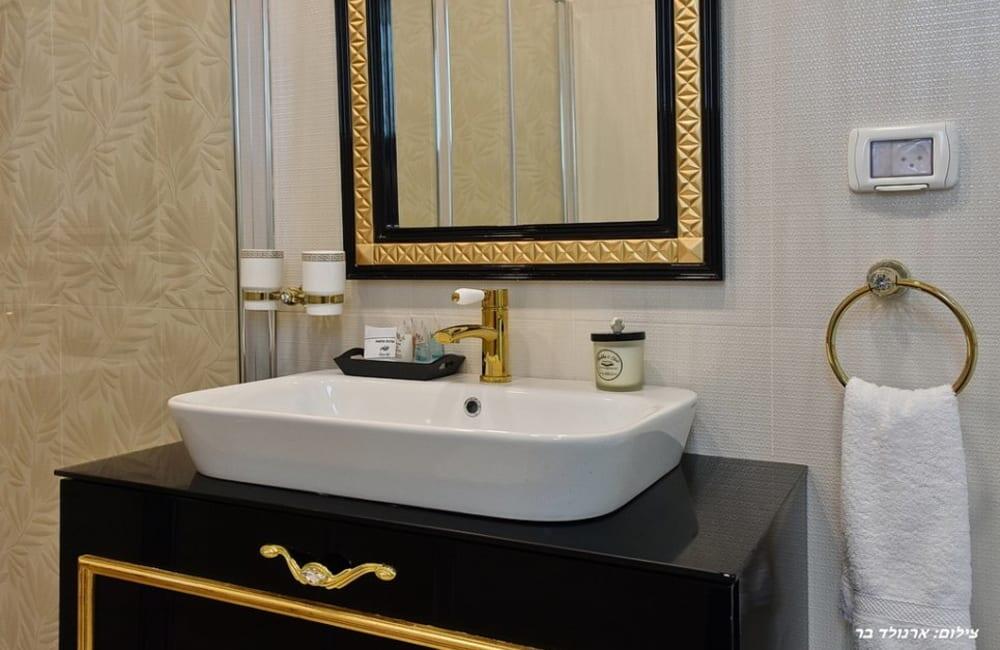 וילה סלו מול הכנרת צפון  41  נופש - וי פור ויקיישן - V for Vacation