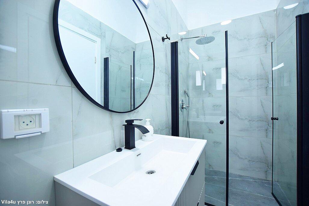 אחוזת אברהם בוטיק מרכז  17  נופש - וי פור ויקיישן - V for Vacation