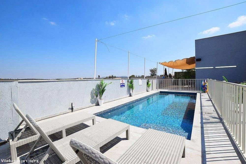 אחוזת אברהם בוטיק מרכז  19  נופש - וי פור ויקיישן - V for Vacation