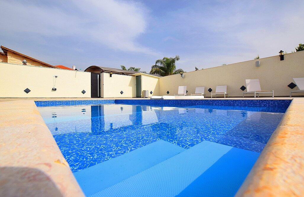 אחוזת רפאלי מרכז  15  נופש - וי פור ויקיישן - V for Vacation