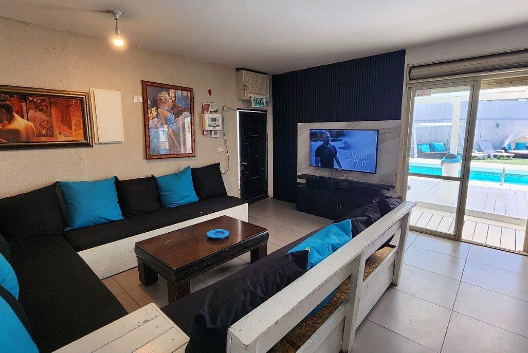 רויאל פנטהאוז מרכז  14  נופש - וי פור ויקיישן - V for Vacation