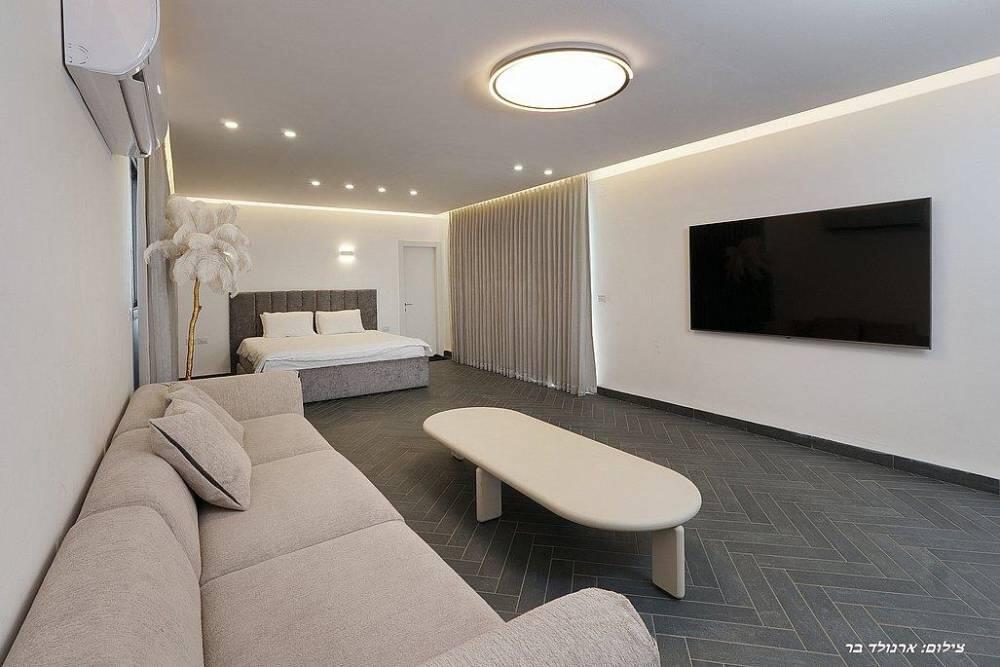 וילה אריא סינמה צפון  13  נופש - וי פור ויקיישן - V for Vacation