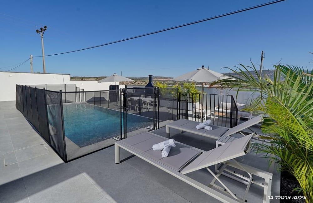 אחוזת קומו בוטיק - Como Boutique צפון  41  נופש - וי פור ויקיישן - V for Vacation