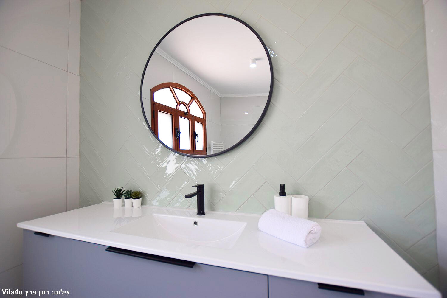 סוויטות רומאנס צפון  47  נופש - וי פור ויקיישן - V for Vacation