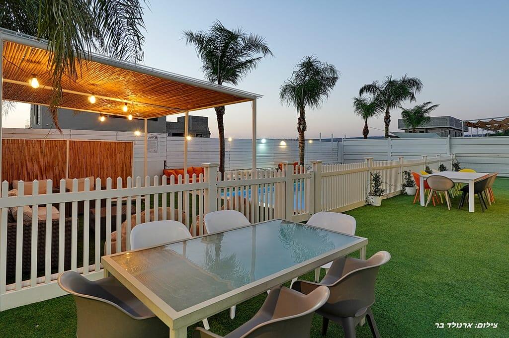 וילה דקל כחול צפון  44  נופש - וי פור ויקיישן - V for Vacation