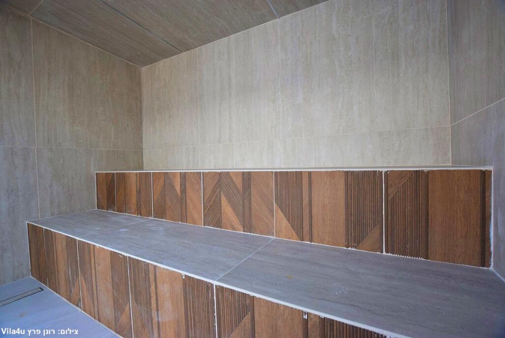 רוקה וייב מרכז  8  נופש - וי פור ויקיישן - V for Vacation