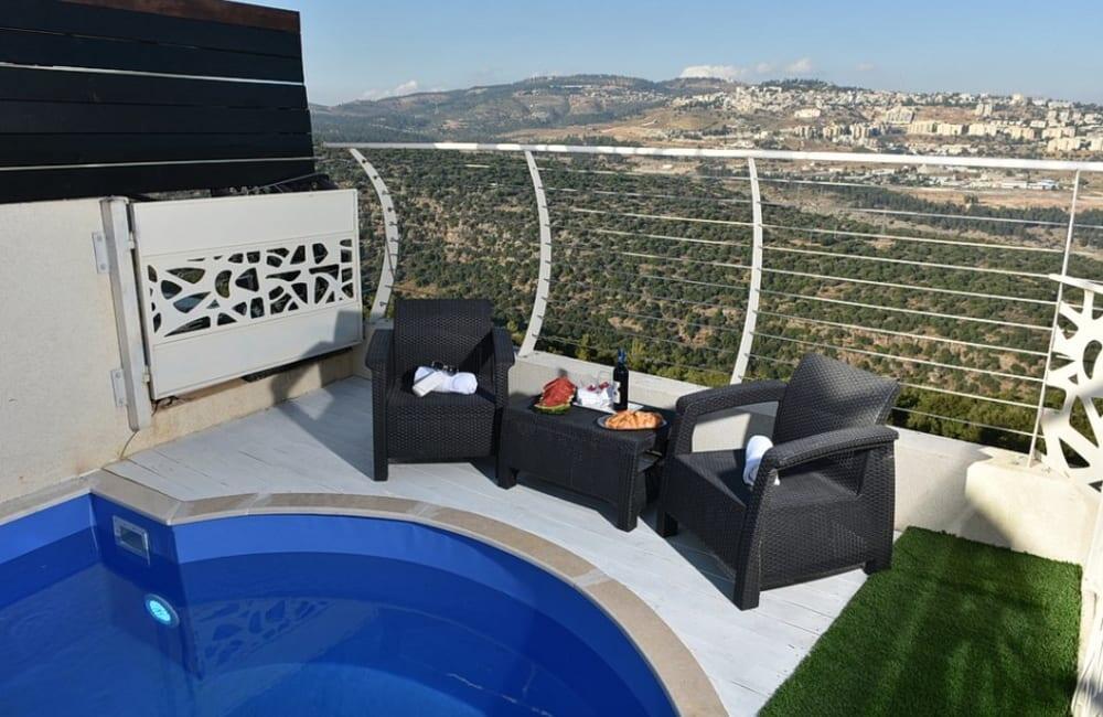 וילה סלו מול הכנרת צפון  50  נופש - וי פור ויקיישן - V for Vacation