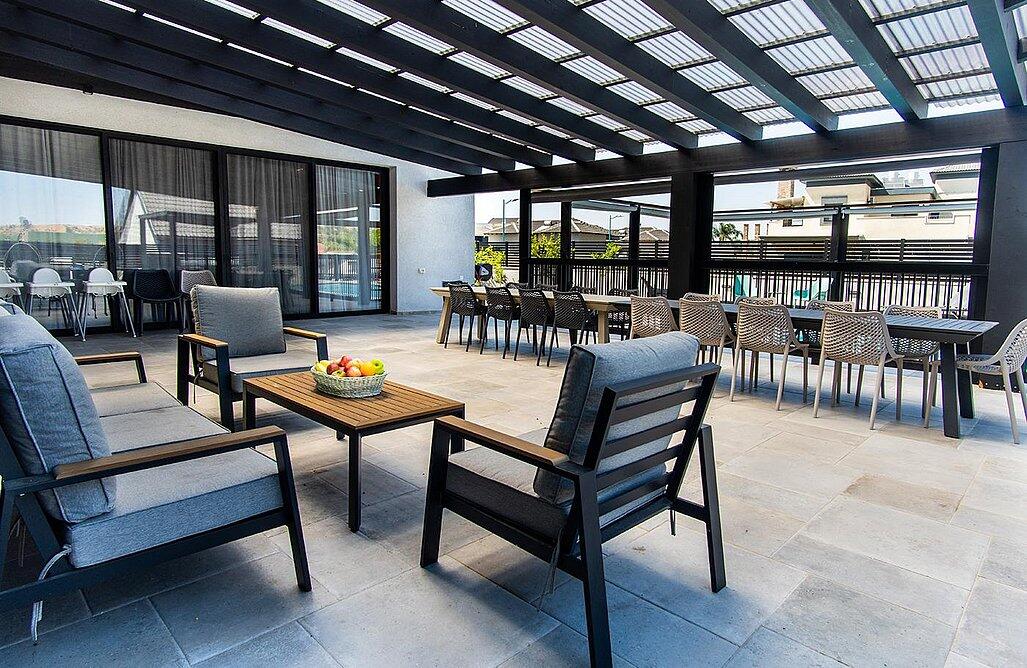 וילה מיכליס צפון  2  נופש - וי פור ויקיישן - V for Vacation