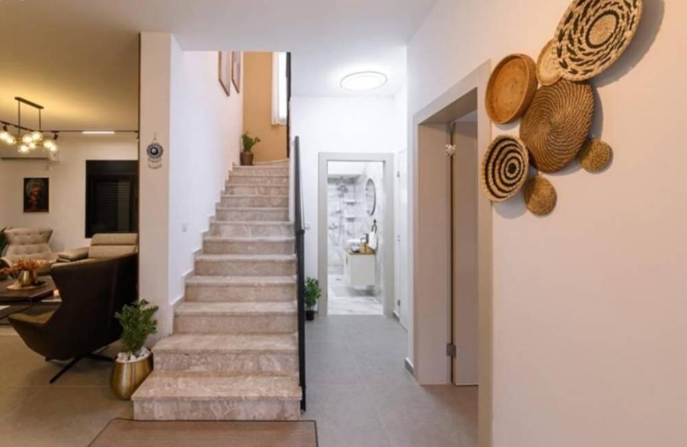 וילה אדינביל צפון  18  נופש - וי פור ויקיישן - V for Vacation