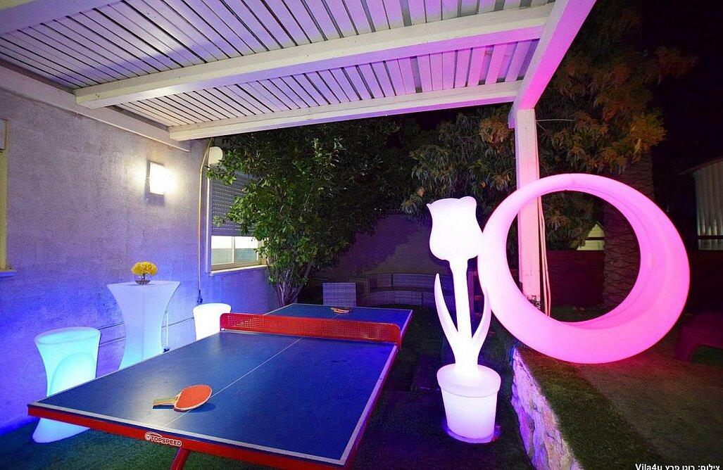 הוילה באחוזה צפון  25  נופש - וי פור ויקיישן - V for Vacation