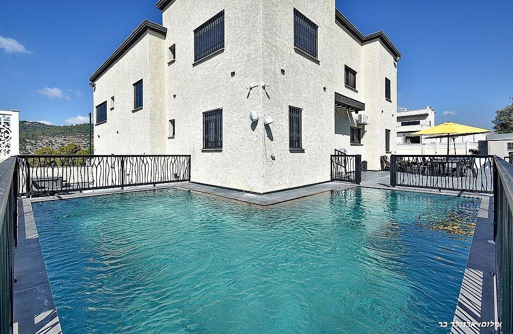 אחוזת יערה צפון  34  נופש - וי פור ויקיישן - V for Vacation