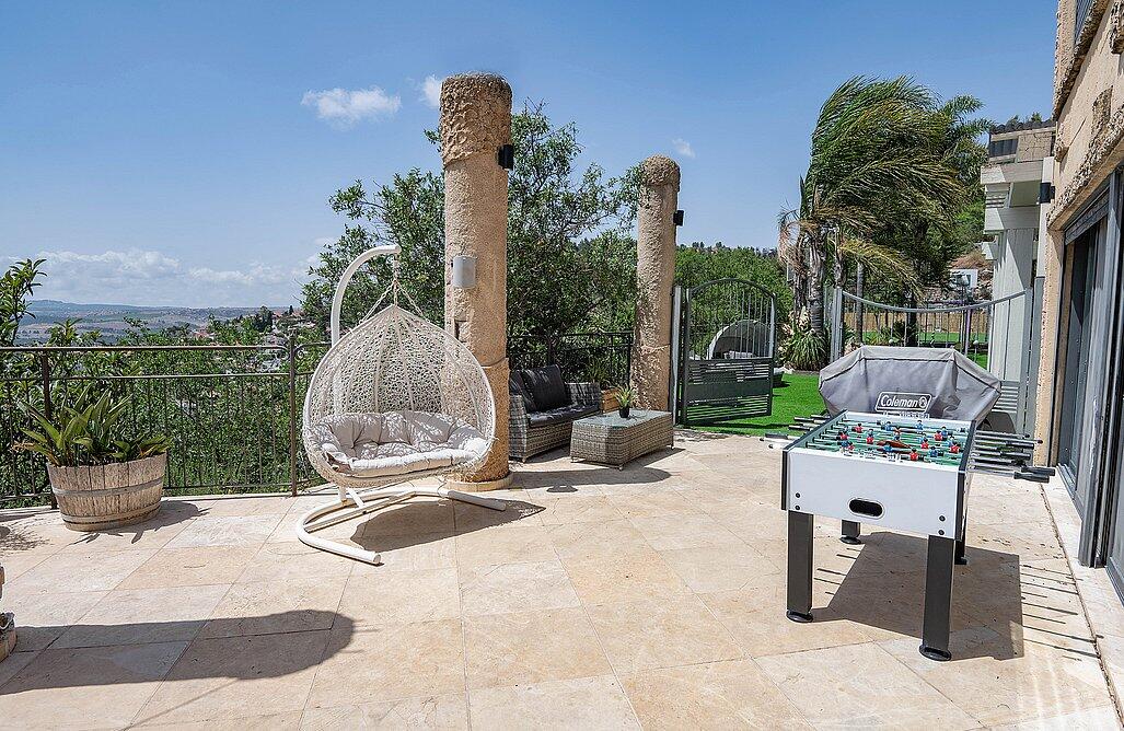 גני הצוק - וילת אירוח צפון  24  נופש - וי פור ויקיישן - V for Vacation