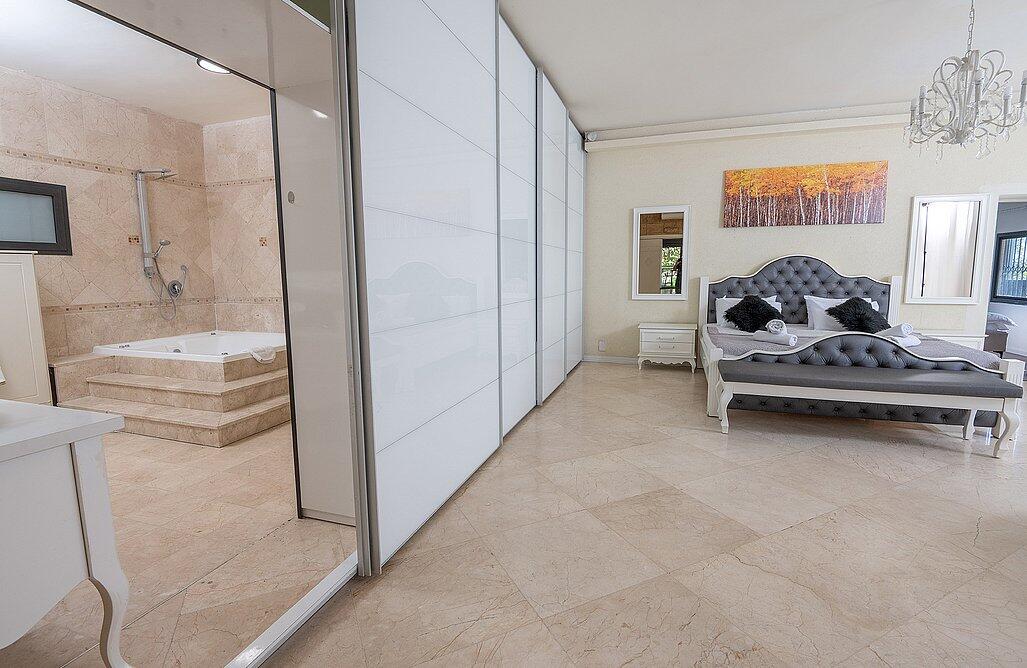 גני הצוק - וילת אירוח צפון  26  נופש - וי פור ויקיישן - V for Vacation