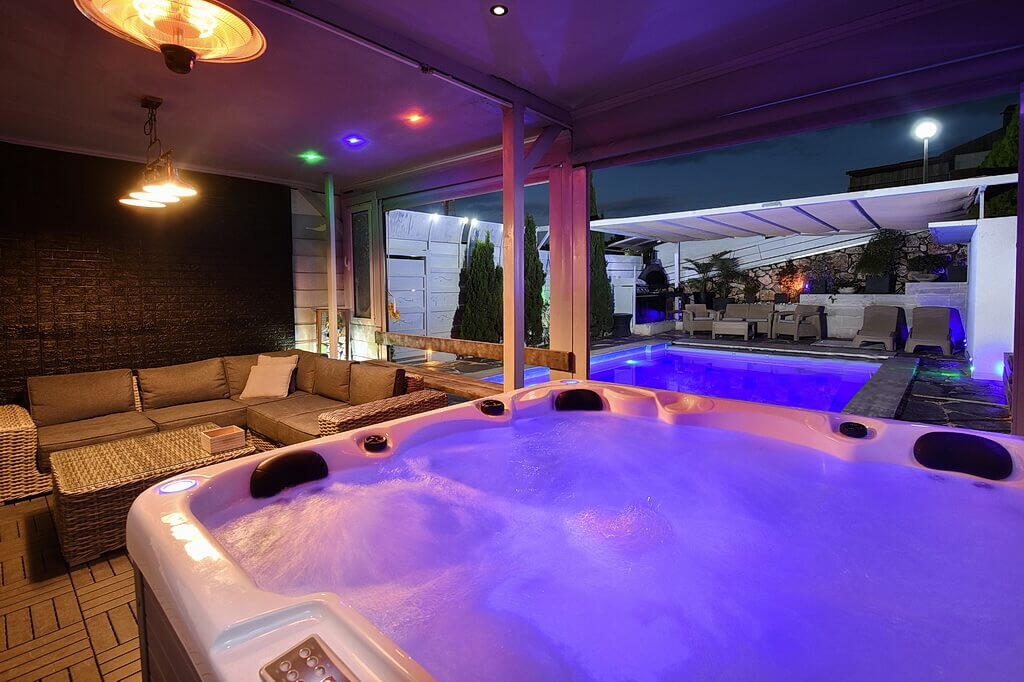 סוויטת איבון צפון  2  נופש - וי פור ויקיישן - V for Vacation