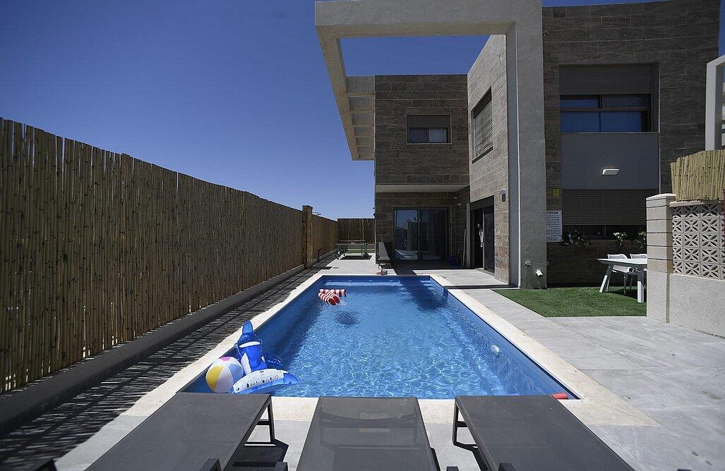 וילה שירת הים דרום  22  נופש - וי פור ויקיישן - V for Vacation