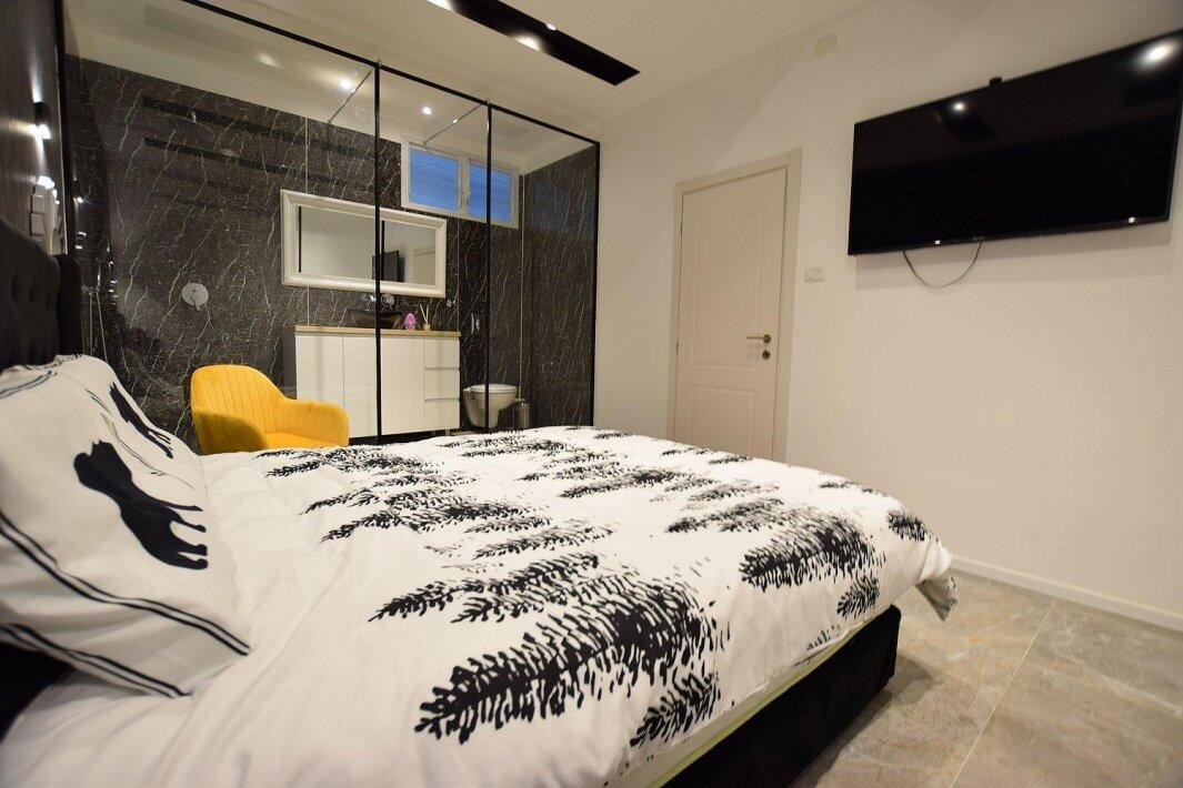 פארטי טוי מרכז  11  נופש - וי פור ויקיישן - V for Vacation