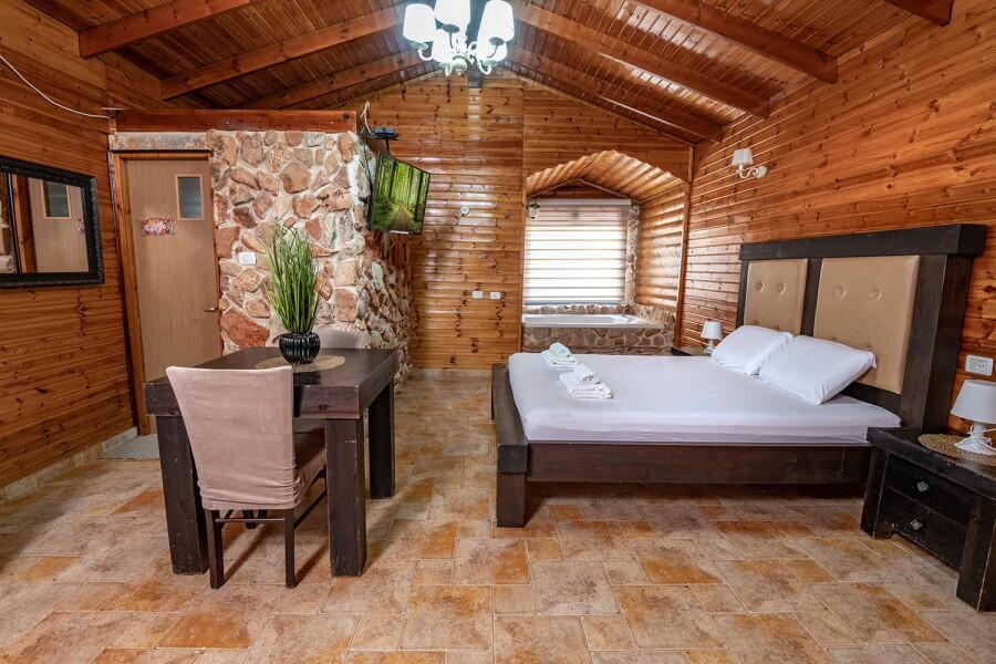 בקתות שוהם צפון  4  נופש - וי פור ויקיישן - V for Vacation