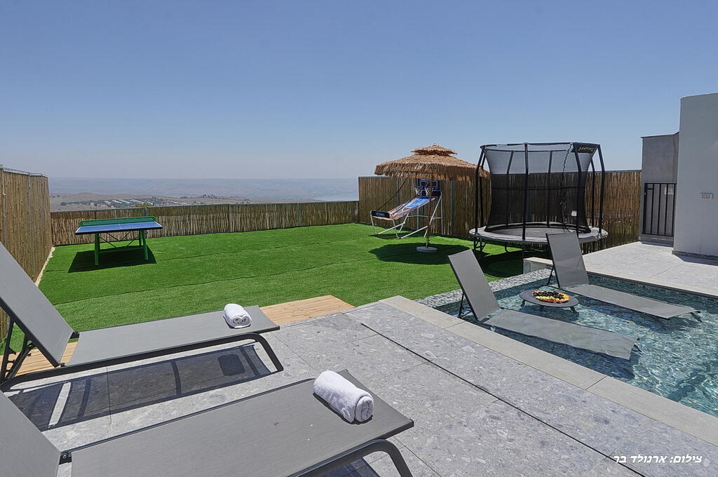 וילה סירקל – Villa Circle צפון  26  נופש - וי פור ויקיישן - V for Vacation