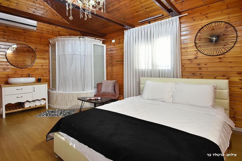 קדמת עדן צפון  17  נופש - וי פור ויקיישן - V for Vacation