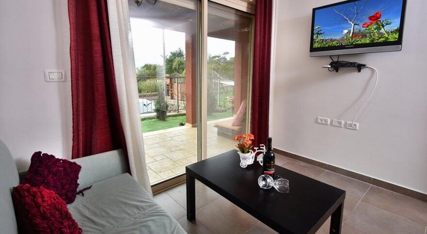 אצולה בגולן צפון  12  נופש - וי פור ויקיישן - V for Vacation