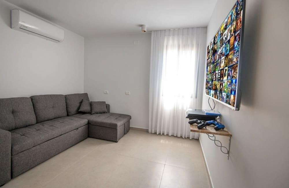 ארכיטקט ביץ האוס מרכז  25  נופש - וי פור ויקיישן - V for Vacation