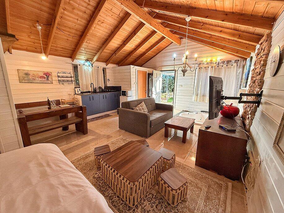 צימרים אחוזת אדר צפון  13  נופש - וי פור ויקיישן - V for Vacation