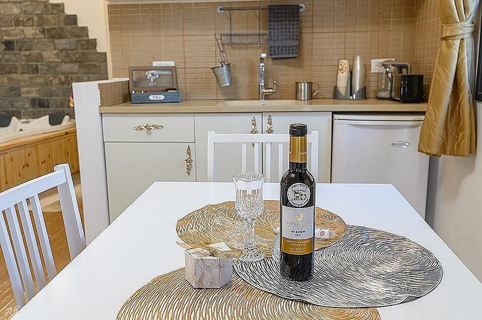 סלו מול הכנרת - מתחם בוטיק יוקרתי לקהל הדתי צפון  12  נופש - וי פור ויקיישן - V for Vacation