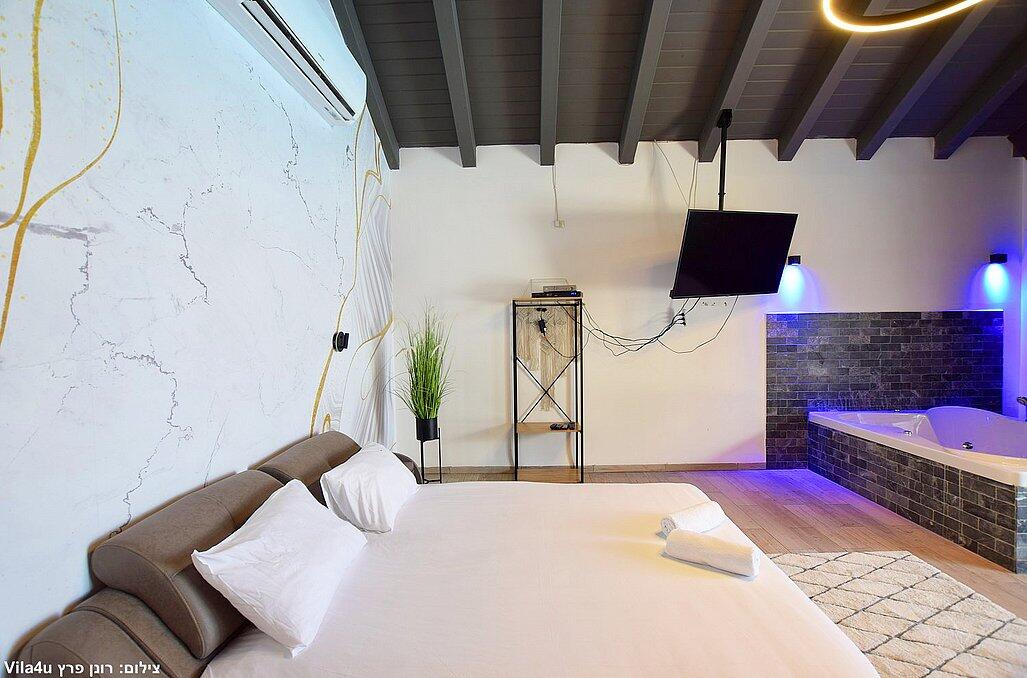 אחוזת לי-אור Li-Or צפון  13  נופש - וי פור ויקיישן - V for Vacation