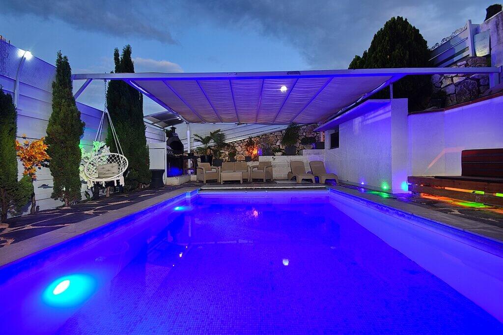 סוויטת איבון צפון  13  נופש - וי פור ויקיישן - V for Vacation