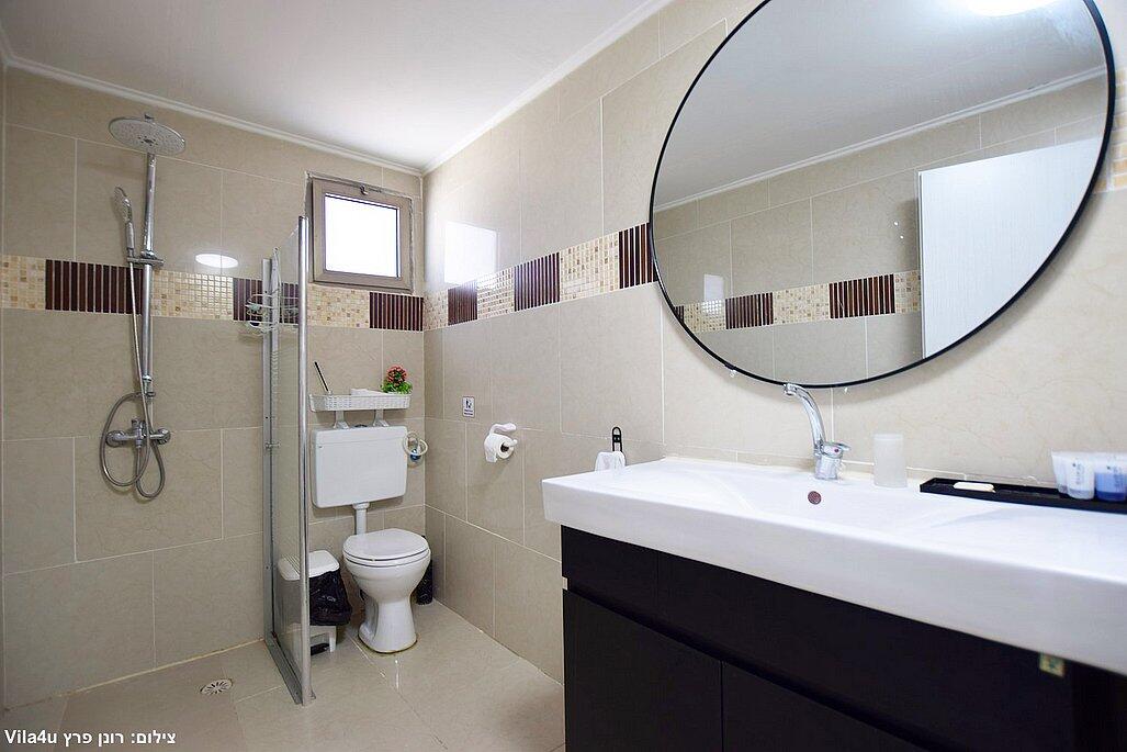 אחוזת אלונים ירכא צפון  25  נופש - וי פור ויקיישן - V for Vacation