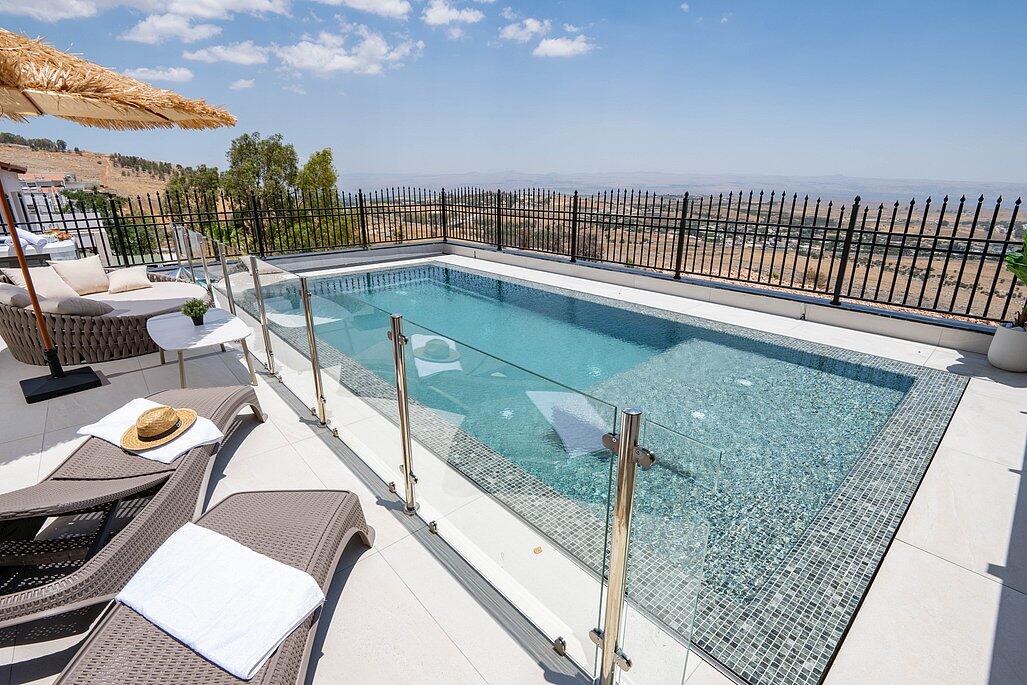 וילה טווינס בוטיק צפון  13  נופש - וי פור ויקיישן - V for Vacation