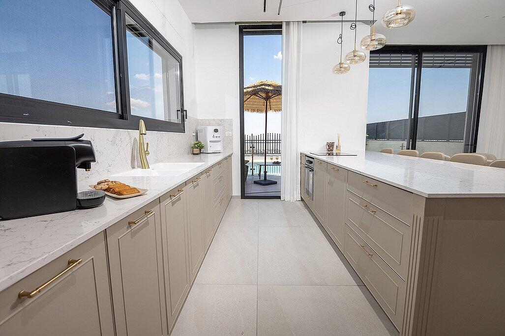 וילה טווינס בוטיק צפון  16  נופש - וי פור ויקיישן - V for Vacation